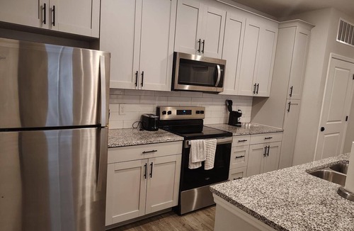 Newberry Apartment | Landing | Incredible 2BD, Pool, Gym