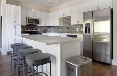 Oakwood Apartment | Landing | Incredible 2BD, Pool, Gym