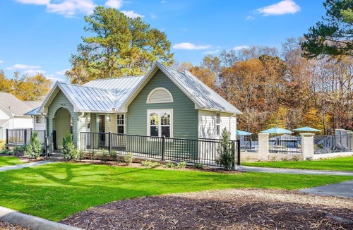 Crabtree Apartment | Landing | Incredible 2BD, Pool, Clubhouse