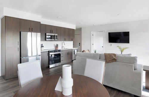 Crown Hill Apartment | Landing | Incredible 2BD, Gym
