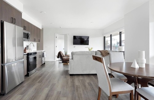 Crown Hill Apartment | Landing | Incredible 2BD, Gym