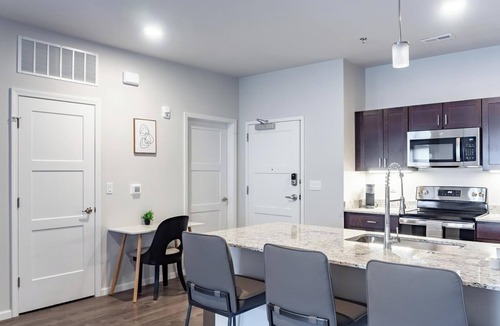 Greenwich Apartment | Landing | Incredible 2BD, Courtyard, Pool