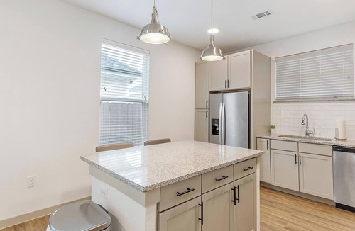 Fort Worth Apartment | Landing | Incredible 3BD, Yoga Studio, Clubhouse