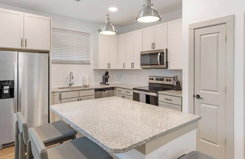 Fort Worth Apartment | Landing | Incredible 3BD, Yoga Studio, Clubhouse