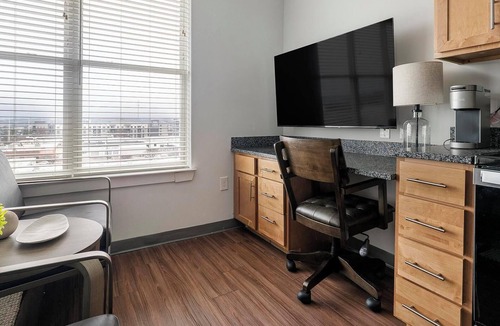 Five Points South Apartment | Landing | Incredible Studio, Yoga Studio, Gym