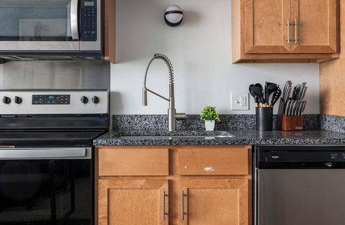Five Points South Apartment | Landing | Incredible Studio, Yoga Studio, Gym
