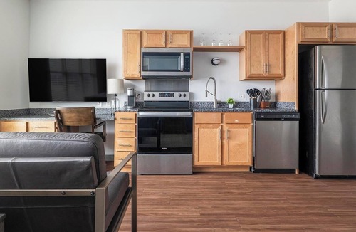 Five Points South Apartment | Landing | Incredible Studio, Yoga Studio, Gym