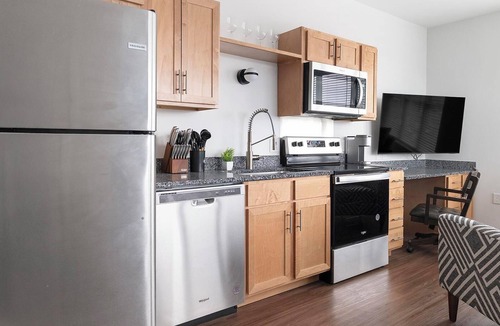 Five Points South Apartment | Landing | Incredible Studio, Yoga Studio, Pool