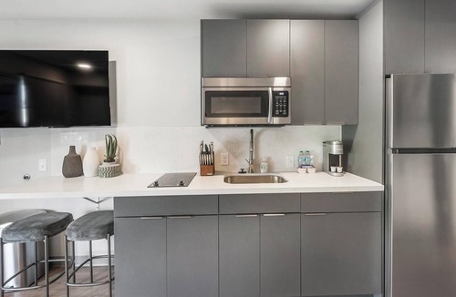 Hermitage Apartment | Landing | Incredible Studio in Downtown Hermitage