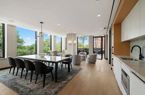 Bath Beach Apartment | Landing | Incredible Studio in Bath Beach