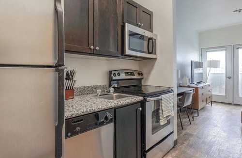 Pearl District Apartment | Landing | Incredible Studio, Courtyard, Gym