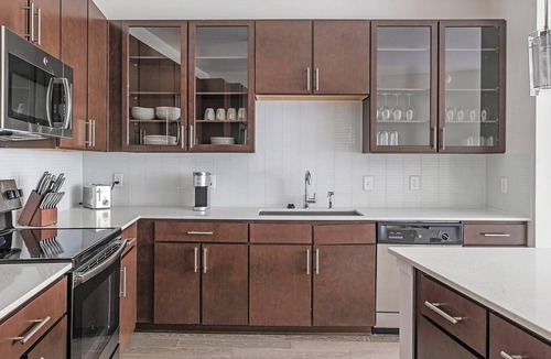 Woodland Heights Apartment | Landing | Incredible Studio, Game Room, Gym