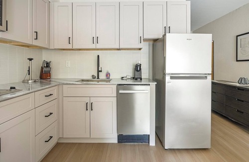 Northeast Raleigh Apartment | Landing | Incredible Studio, Pool, Gym