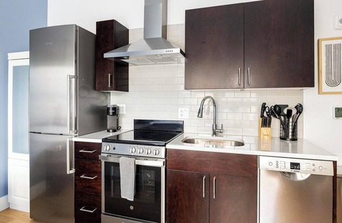 Cherry Creek Apartment | Landing | Incredible Studio, Rooftop Lounge