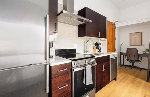 Cherry Creek Apartment | Landing | Incredible Studio, Rooftop Lounge