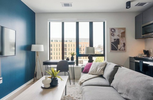 Durham Apartment | Landing | Incredible Studio, Gym, Rooftop Lounge