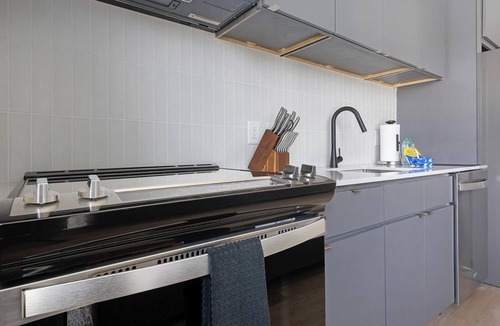 Durham Apartment | Landing | Incredible Studio, Gym, Rooftop Lounge