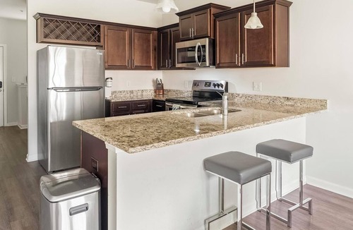 Bloomingdale Apartment | Landing | Incredible 2BD, Gym, Pool