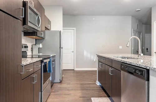 Chesterfield Apartment | Landing | Incredible 3BD, Courtyard, Pool