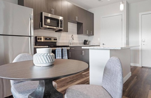 Edwardsville Apartment | Landing | Incredible 1BD, Clubhouse, Gym