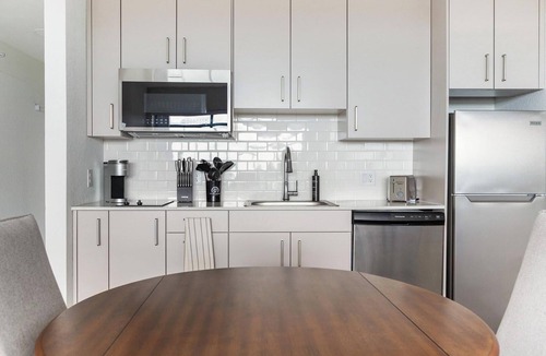Golden Gate Apartment | Landing | Incredible Studio, Clubhouse, Courtyard