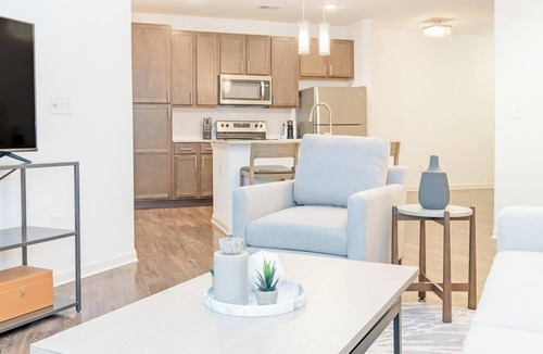 San Marco Apartment | Landing | Incredible 1BD, Gym, Clubhouse