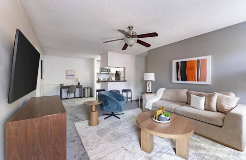 Sunbeam Apartment | Landing | Incredible 1BD, Gym, Courtyard