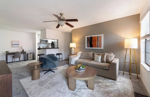 Sunbeam Apartment | Landing | Incredible 1BD, Gym, Courtyard