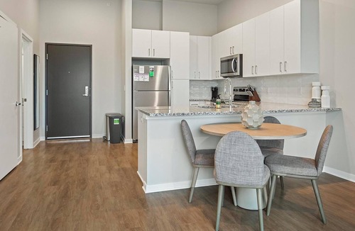 North Kansas City Apartment | Landing | Incredible 2BD, Pool, Courtyard