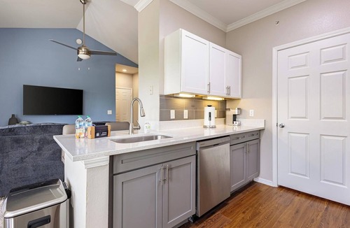 Webster Apartment | Landing | Incredible 2BD, Gym