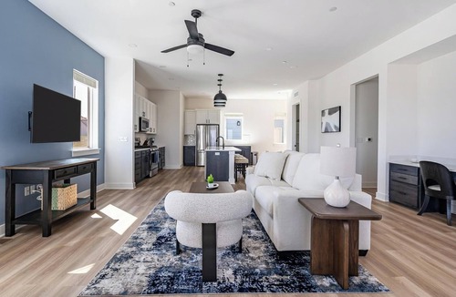 Lee's Summit Apartment | Landing | Incredible 3BD in Lee's Summit
