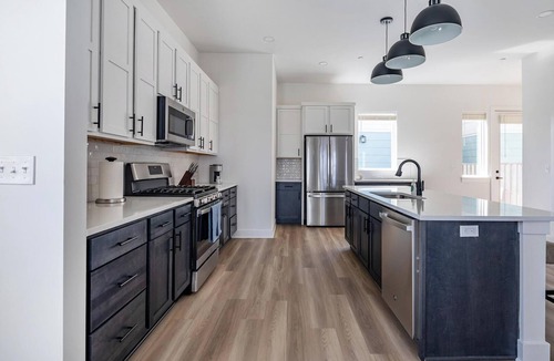 Lee's Summit Apartment | Landing | Incredible 3BD in Lee's Summit