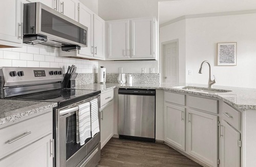 Stone Oak Apartment | Landing | Incredible 2BD, Gym