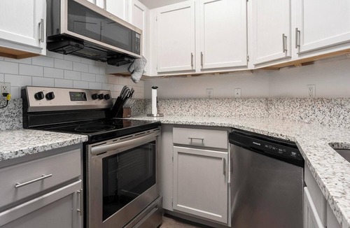 Stone Oak Apartment | Landing | Incredible 1BD, Gym