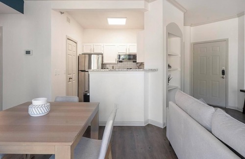 Stone Oak Apartment | Landing | Incredible 1BD, Gym