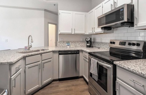 Stone Oak Apartment | Landing | Incredible 2BD, Gym