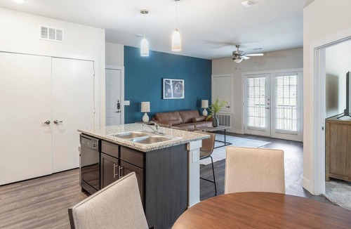 San Antonio Apartment | Landing | Incredible 1BD, Gym, Clubhouse