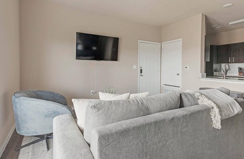 New Braunfels Apartment | Landing | Modern 1BD, Gym, Pool