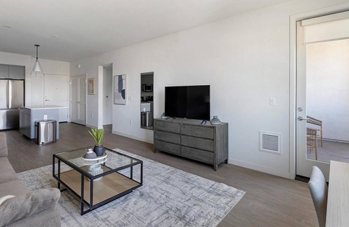 Rhodes Ranch Apartment | Landing | Modern 1BD, Courtyard, Gym