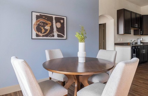 Spring Apartment | Landing | Modern 1BD, Gym
