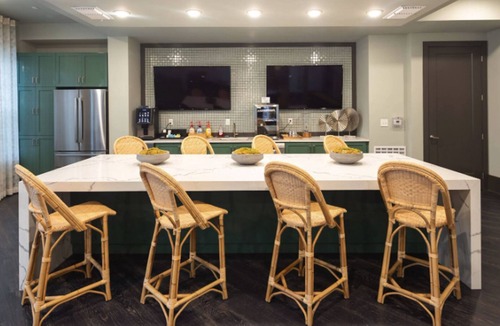 Land O' Lakes Apartment | Landing | Modern 1BD, Pool, Clubhouse