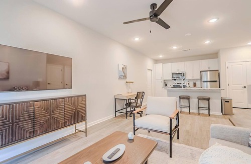 San Marcos Apartment | Landing | Modern 1BD, Clubhouse, Gym