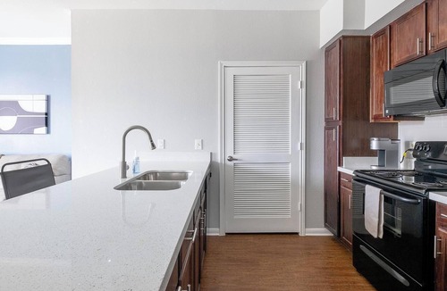 Atascocita Apartment | Landing | Modern 1BD, Clubhouse, Gym