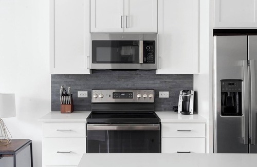 Austin Apartment | Landing | Modern 1BD, Clubhouse, Pool