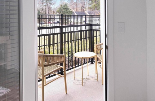 East Raleigh Apartment | Landing | Modern 1BD, Clubhouse, Yoga Studio