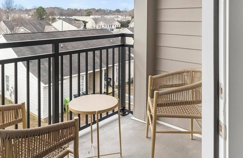 East Raleigh Apartment | Landing | Modern 1BD, Clubhouse, Yoga Studio