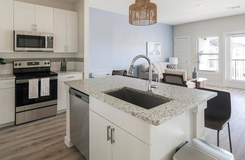 Conroe Apartment | Landing | Modern 1BD, Clubhouse, Pool