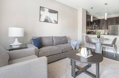 Katy Apartment | Landing | Modern 1BD, Clubhouse, Gym