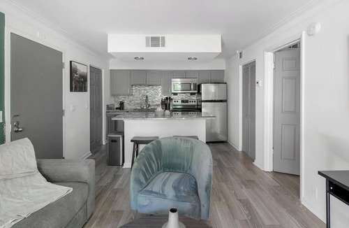 Green Hills Apartment | Landing | Modern 1BD, Courtyard, Pool
