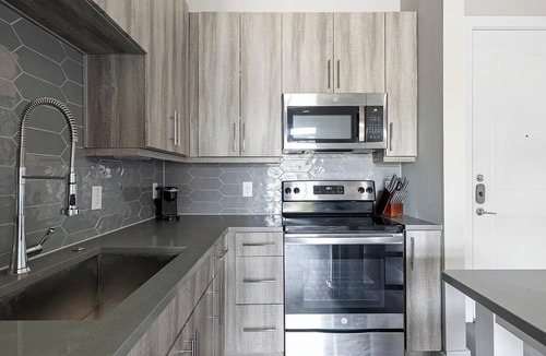 Montopolis Apartment | Landing | Modern 1BD, Courtyard, Pool